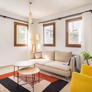Villa Stone House, 2br, Cozy, Spacy, Terrace, Fast Wifi, Parking *