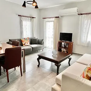 Bodrum-turgutreis Merkezde Plaja 50 Metre Uzaklikta 1 Ve 2 Numarali Daireler * Bodrum