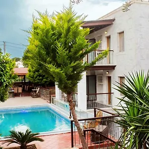 Stone House Aparthotel