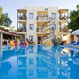 Merve Apartments, Your From In Bodrum, Street Cats Frequent The Property, Not Have Balconies , Ground Floor Have Terrace With Table And Chairs Apart-hotel 2*