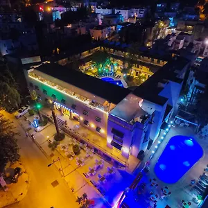 Skylife Hotel 3*