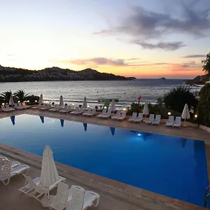 Cactus Mirage Family Club Resort 4*